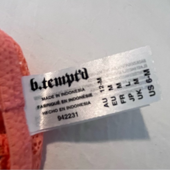 NWT B.Tempted Lace Bra and Thong set 36DD Bra and Medium Thong in bright Coral - Picture 14 of 14